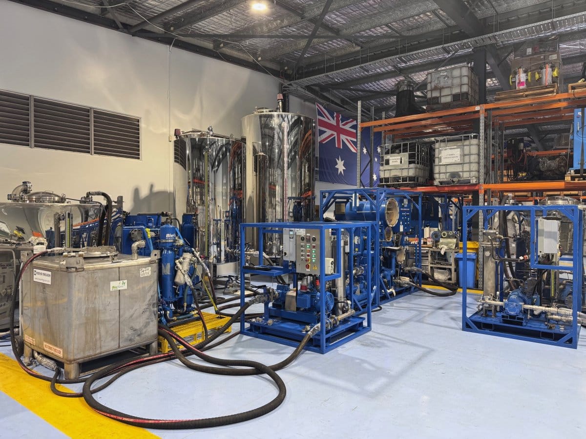 BioKem filtration of new lubricants