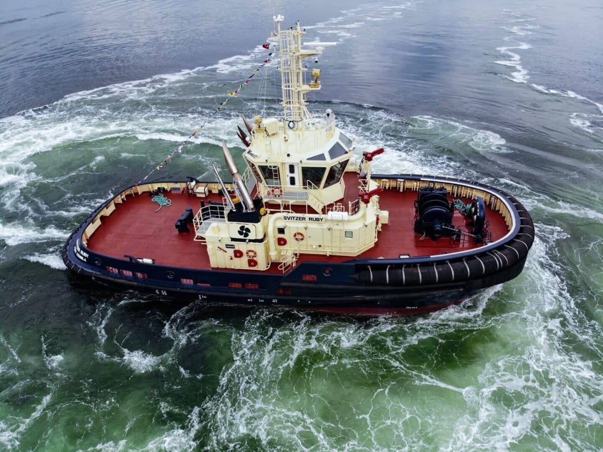Svitzer Tugboat conducting manoeuvres