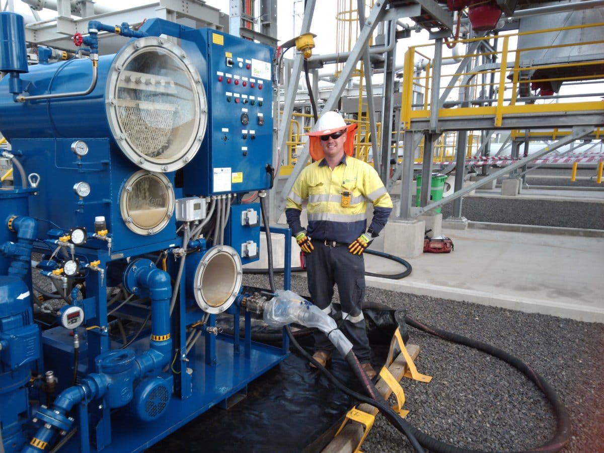 Vacuum dehydrator gas plant QGC VDOPS moisture removal