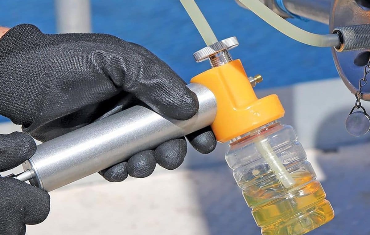 The Complete Guide to Hydraulic Oil Monitoring for Industrial Reliability